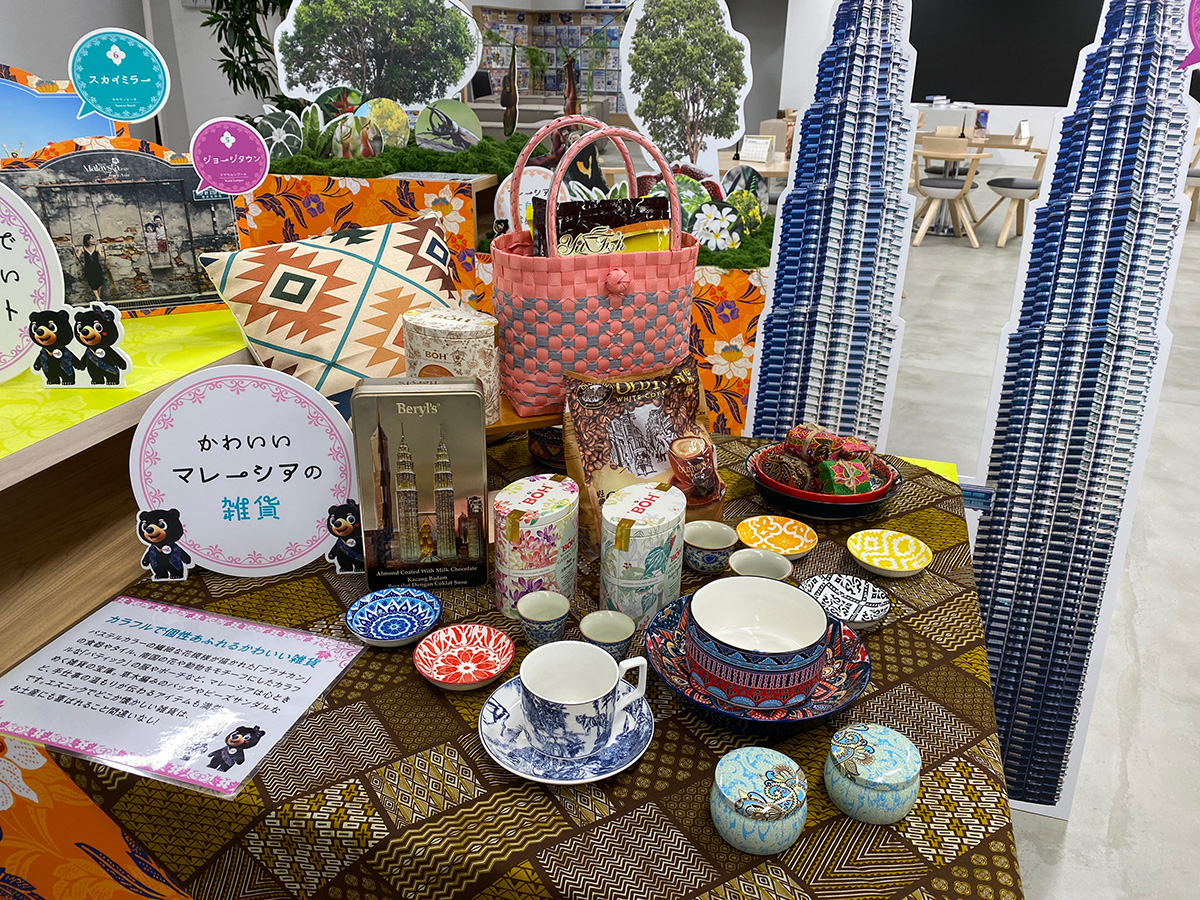 HIS 様　店舗装飾